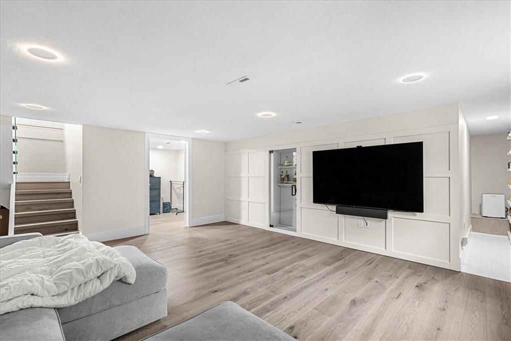 8221 Beverly Drive — photo 27