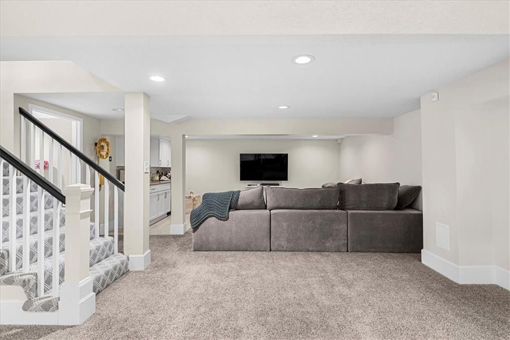8221 Beverly Drive — photo 32