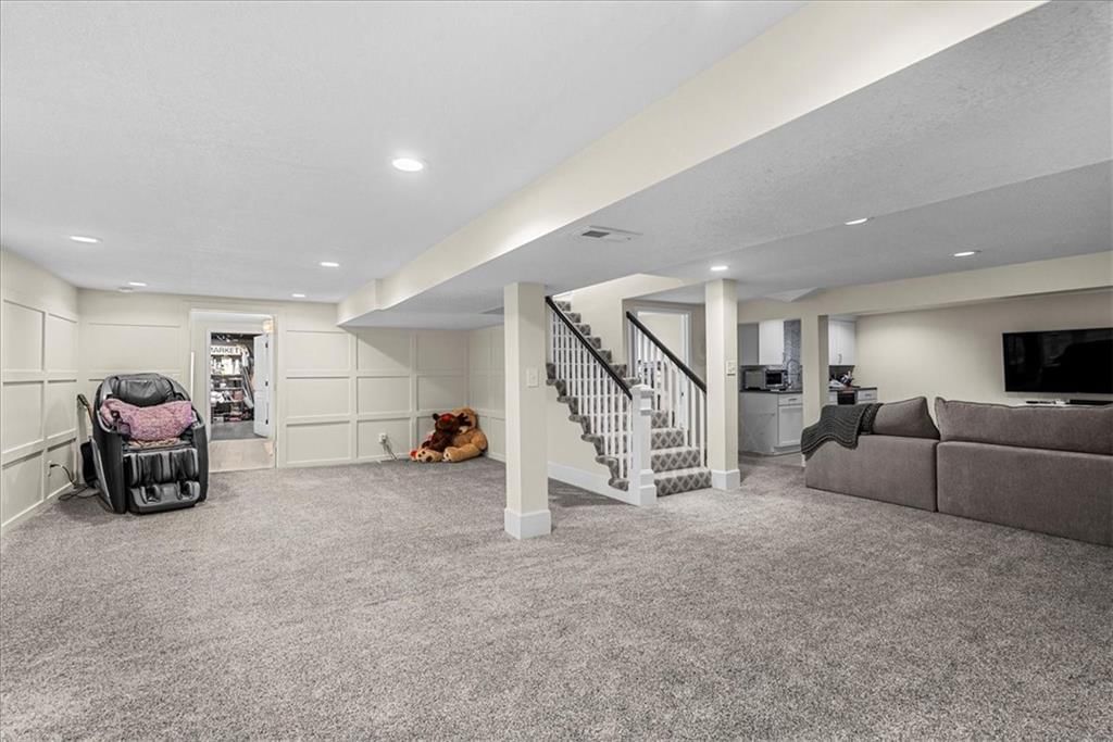 8221 Beverly Drive — photo 33