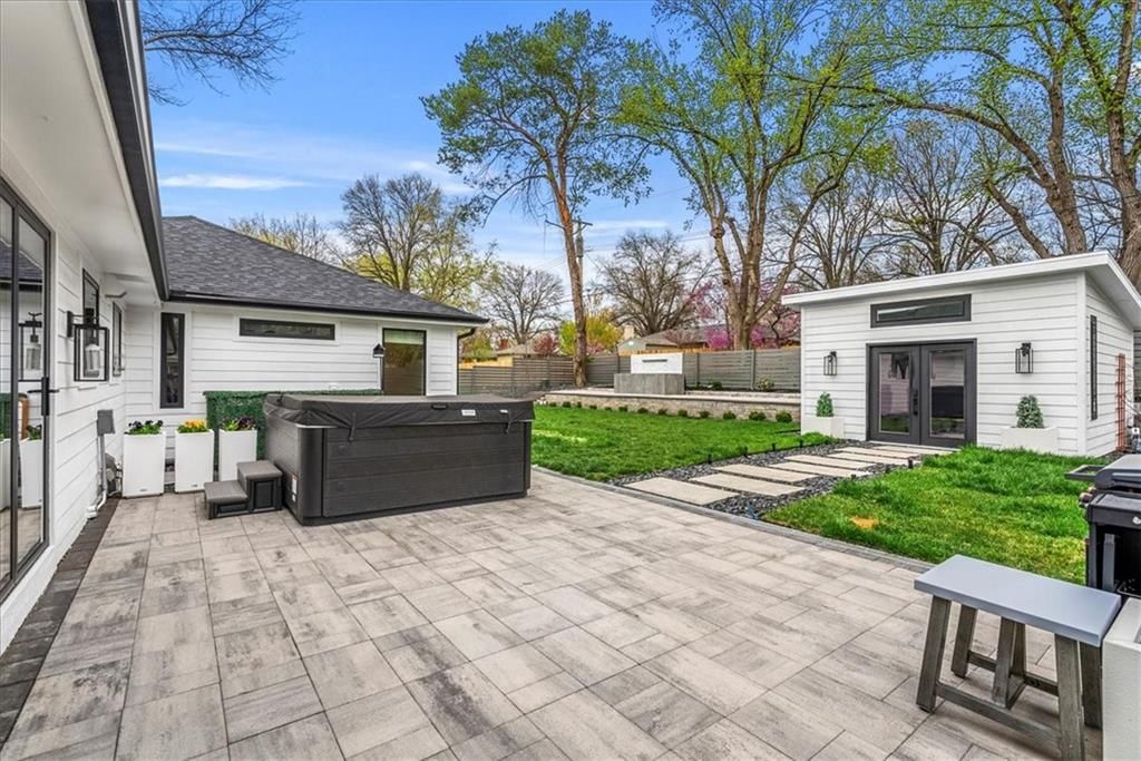 8221 Beverly Drive — photo 46
