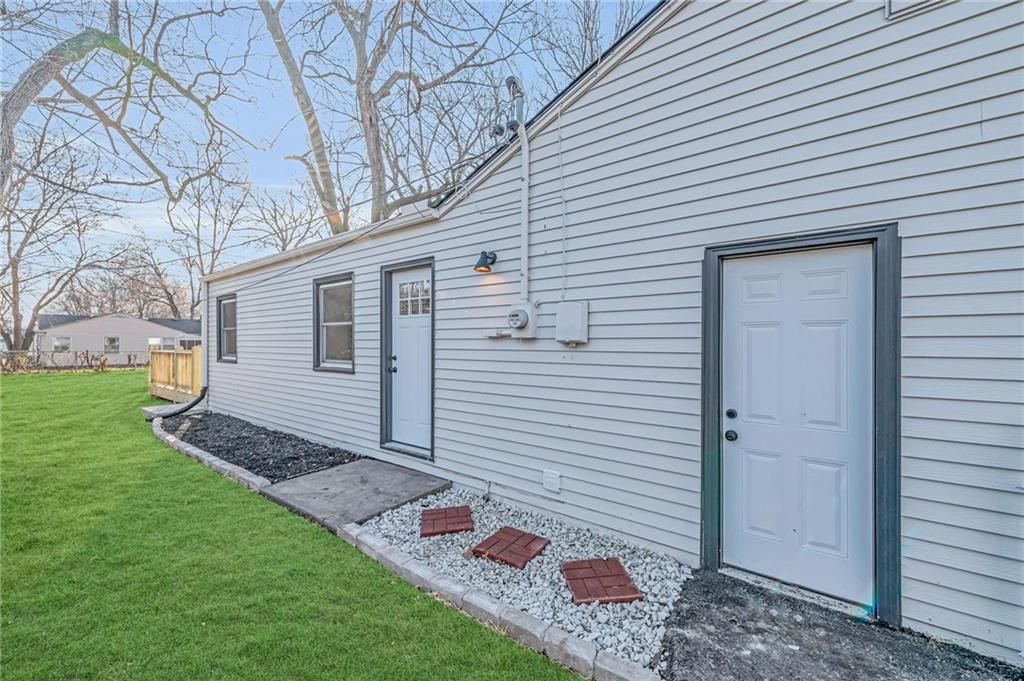 7107 Outlook Street — photo 38