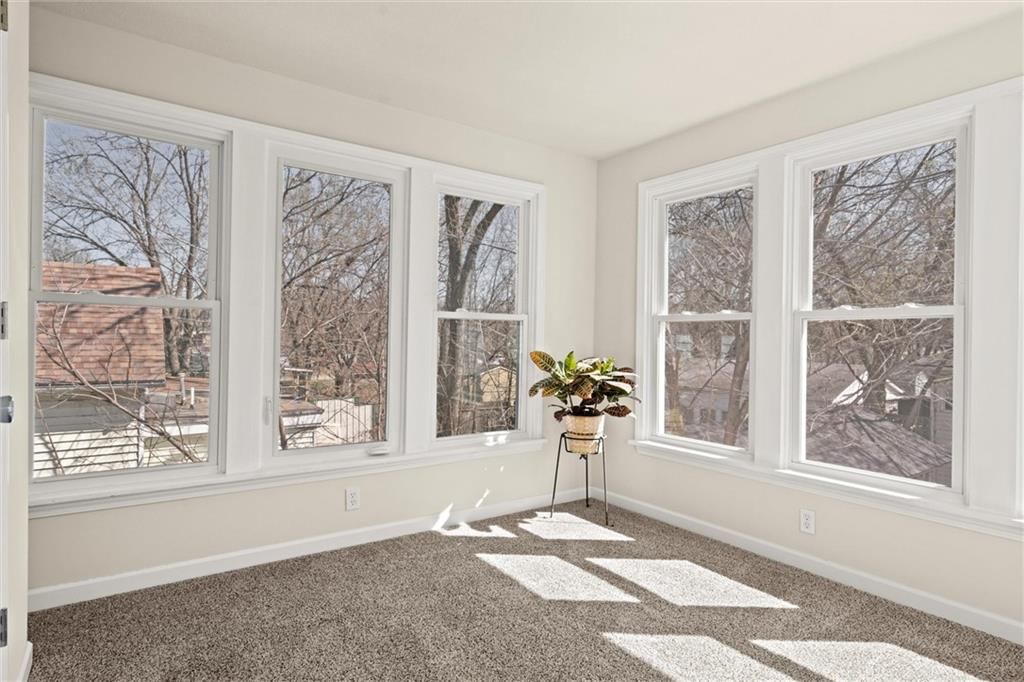 Photo 20 of 24 - 234 W 7th Street