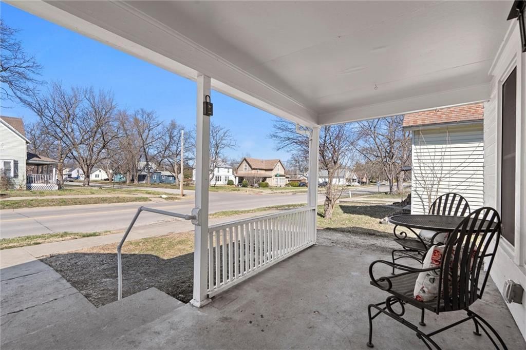 Photo 22 of 24 - 234 W 7th Street