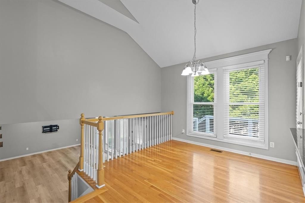 7732 N Nodaway Avenue — photo 9