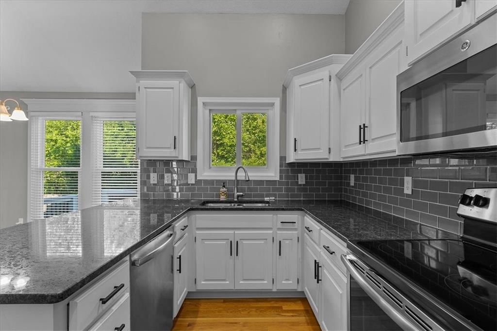 7732 N Nodaway Avenue — photo 12