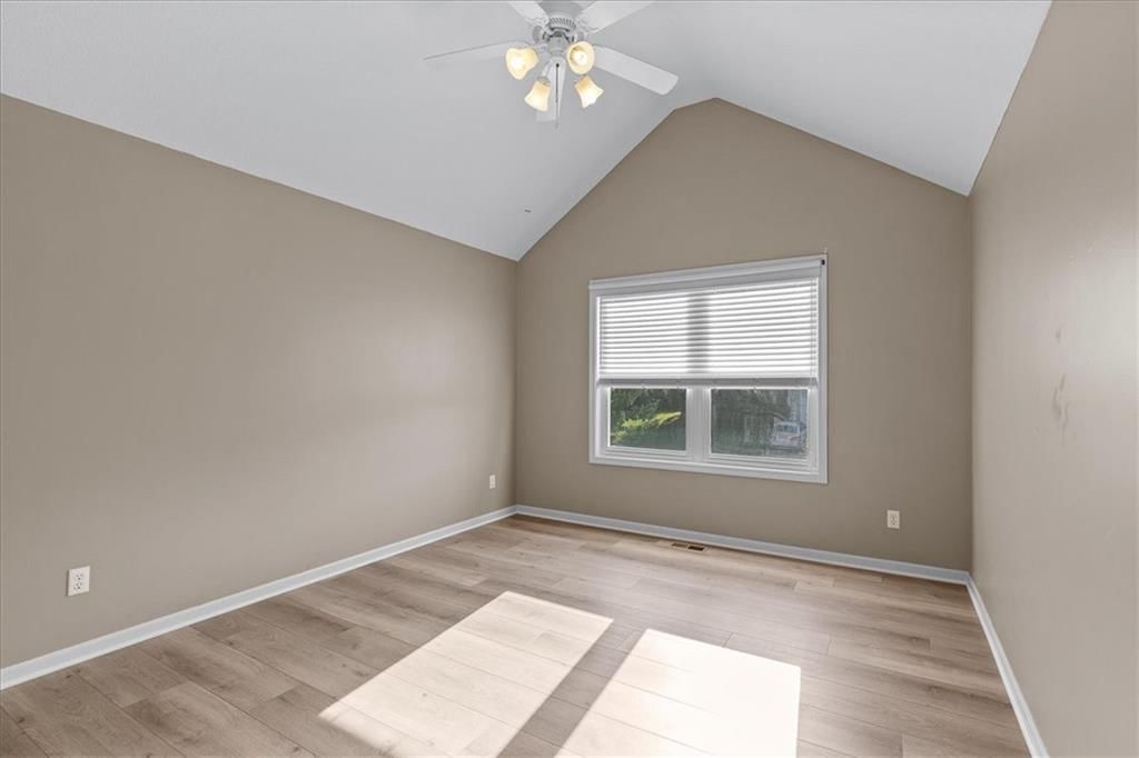 7732 N Nodaway Avenue — photo 22