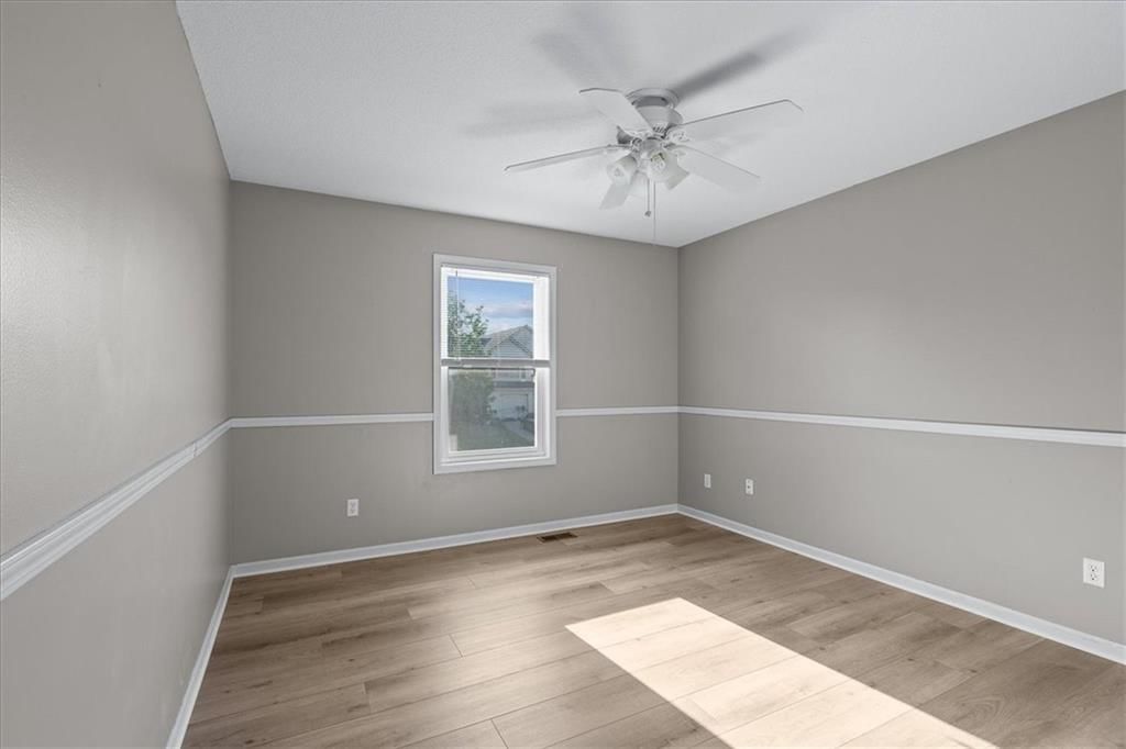 7732 N Nodaway Avenue — photo 23