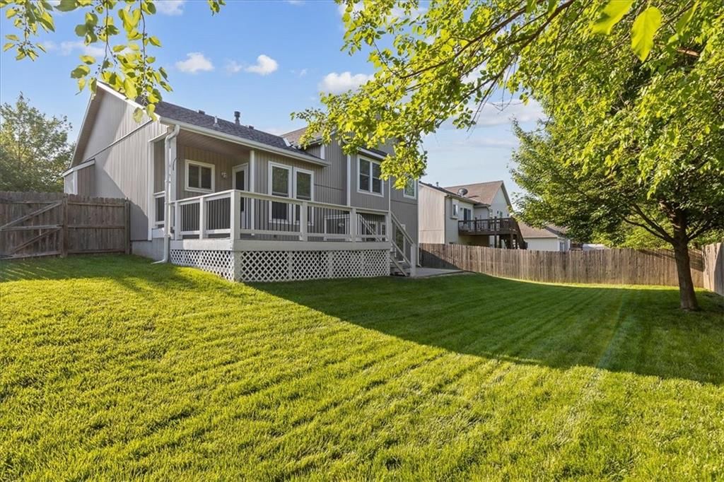 7732 N Nodaway Avenue — photo 27