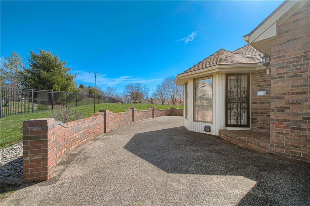7012 N Benton Court — photo 28