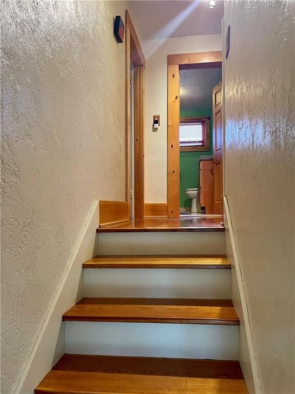 920 W 2ND Street — photo 24