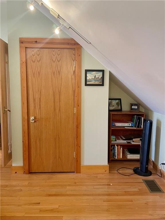 920 W 2ND Street — photo 30