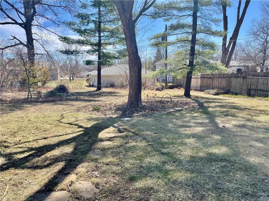 920 W 2ND Street — photo 40