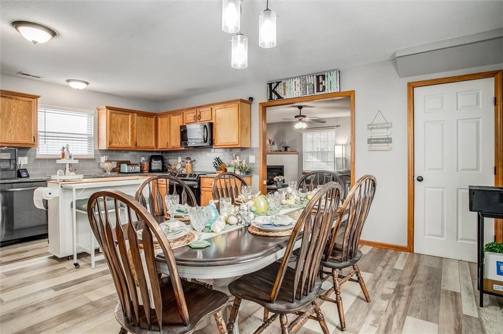400 NE Coldwater Creek Drive — photo 12