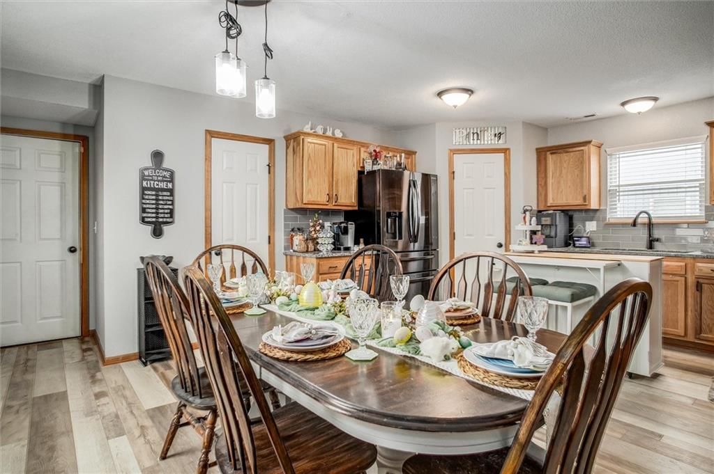 400 NE Coldwater Creek Drive — photo 13