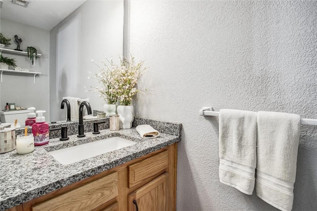 400 NE Coldwater Creek Drive — photo 14
