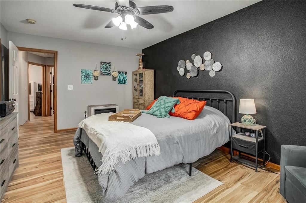 400 NE Coldwater Creek Drive — photo 17