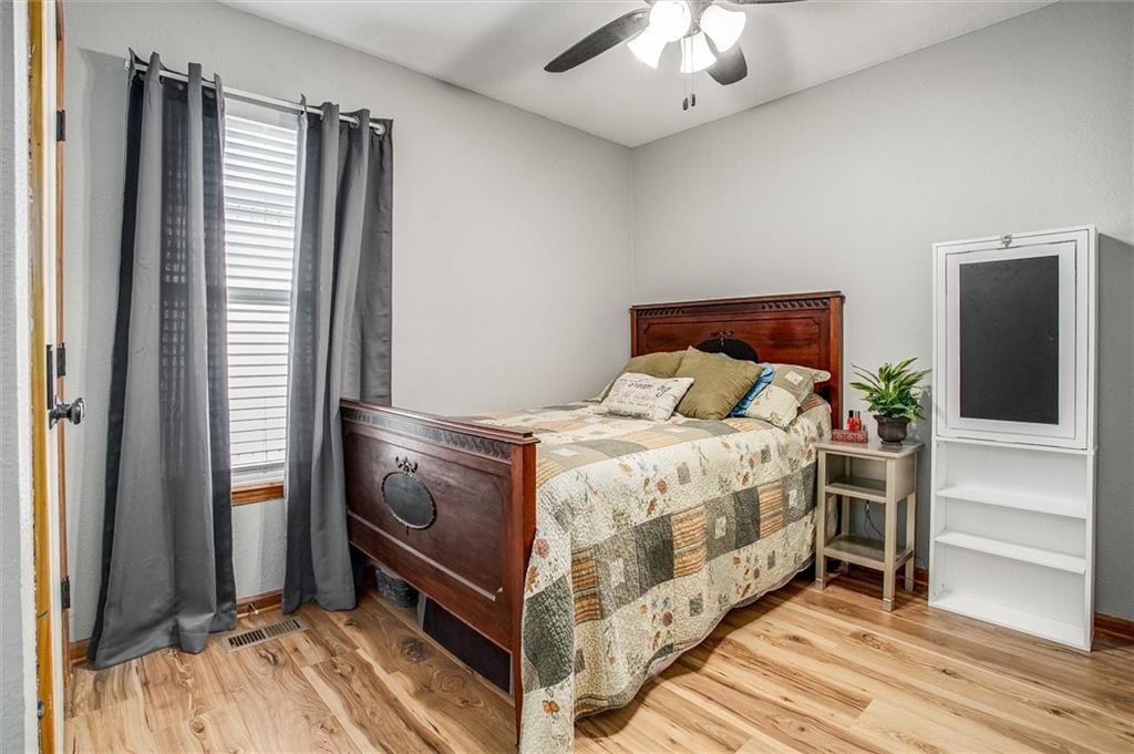 400 NE Coldwater Creek Drive — photo 20
