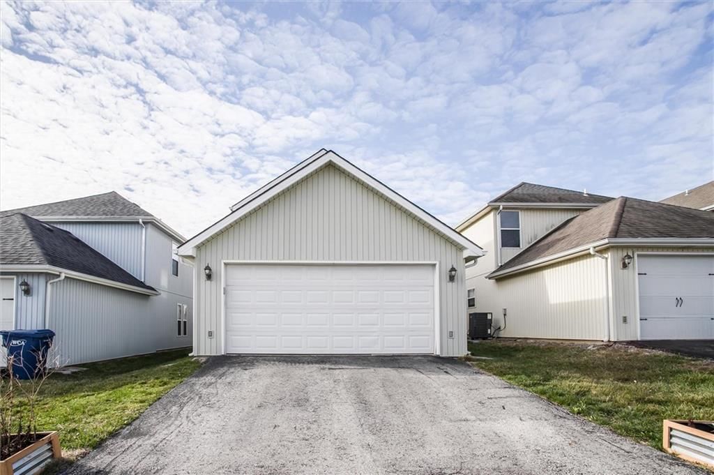 400 NE Coldwater Creek Drive — photo 24