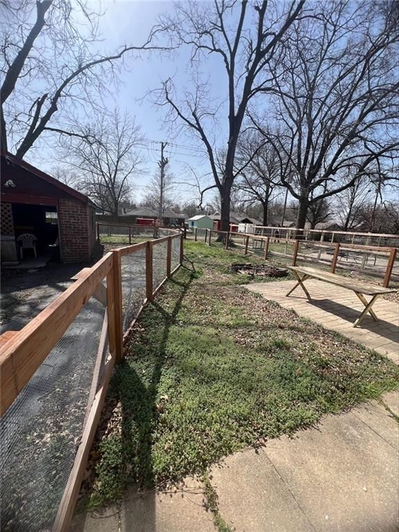 525 W Forest Street — photo 12