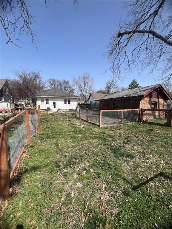 525 W Forest Street — photo 13