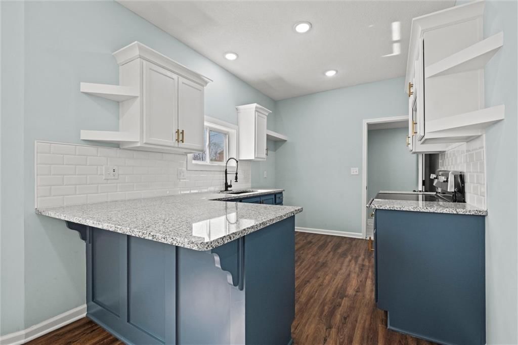 2414 Spruce Avenue — photo 10