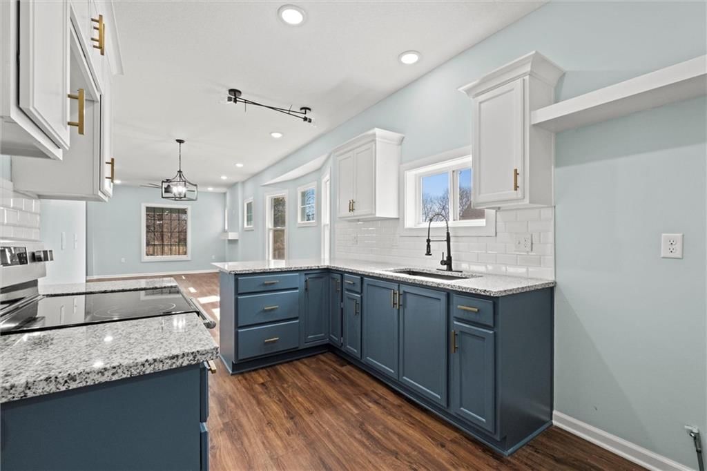 2414 Spruce Avenue — photo 13