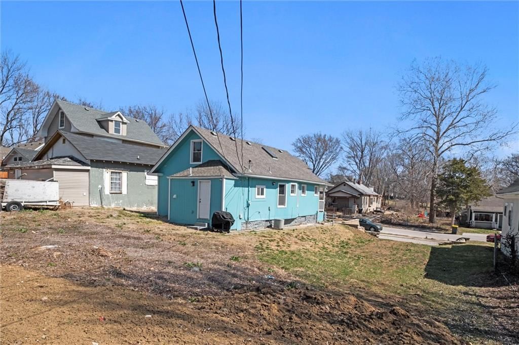 2414 Spruce Avenue — photo 26