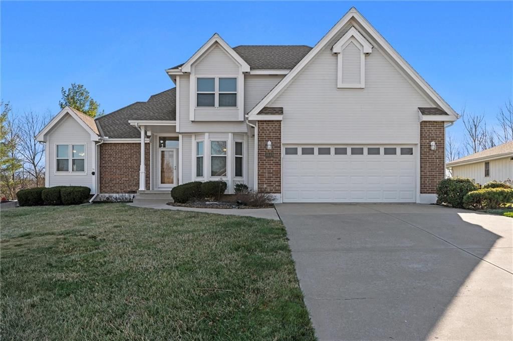 Photo 1 of 37 - 1549 SW Fredrick Drive