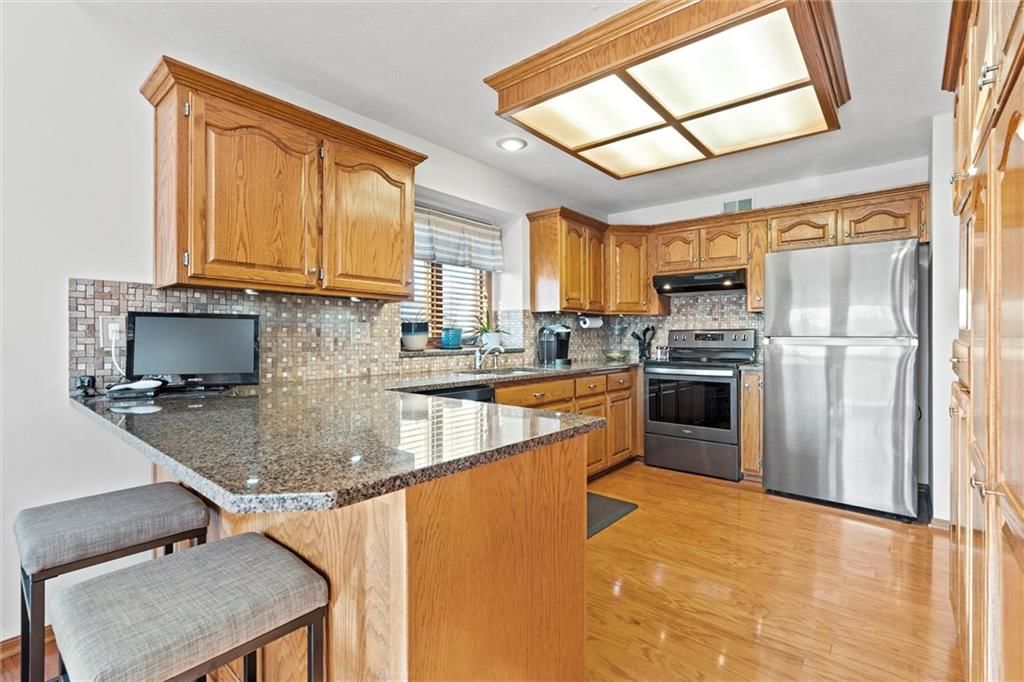 Photo 12 of 37 - 1549 SW Fredrick Drive