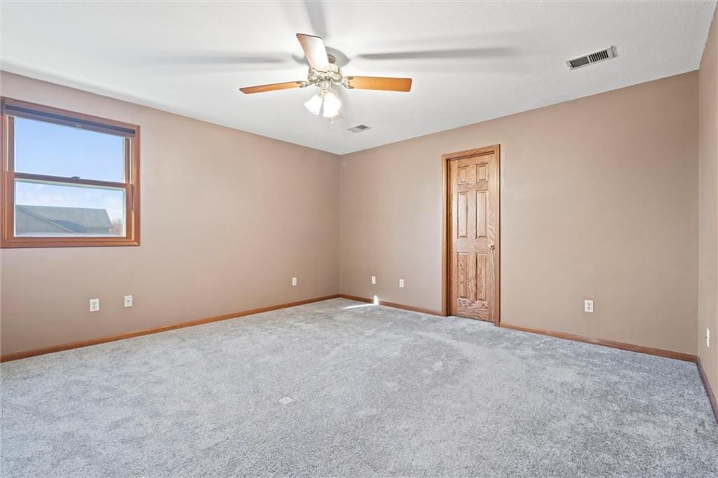 Photo 23 of 37 - 1549 SW Fredrick Drive