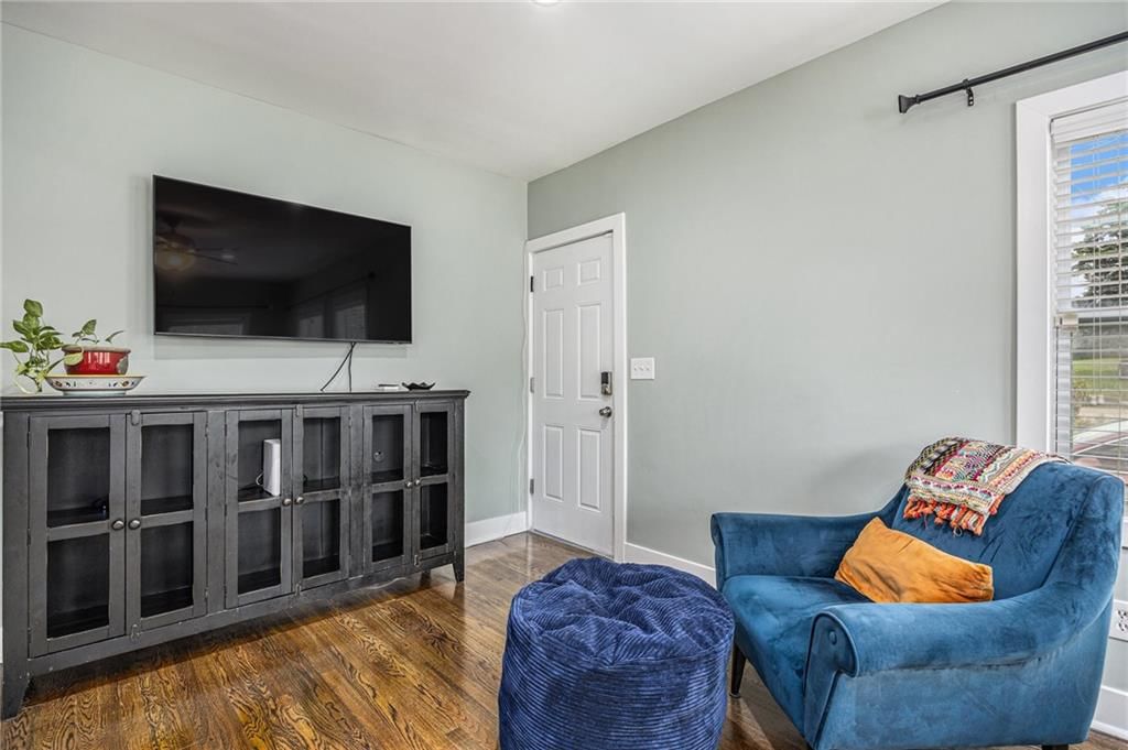 Photo 11 of 34 - 5447 Rockhill Road