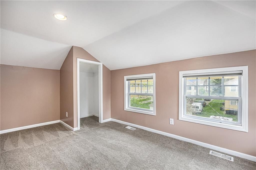 Photo 31 of 34 - 5447 Rockhill Road