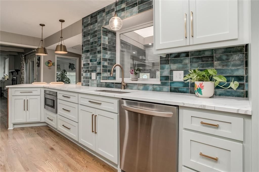 6681 Woodson Drive — photo 6