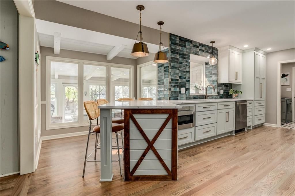 6681 Woodson Drive — photo 9