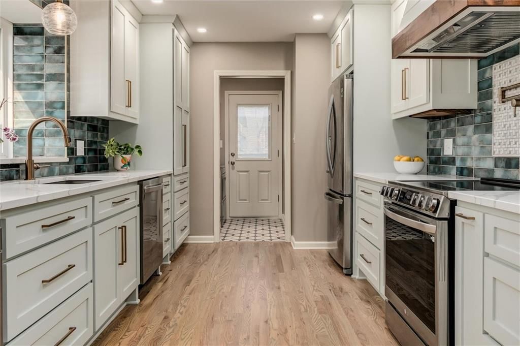 6681 Woodson Drive — photo 10
