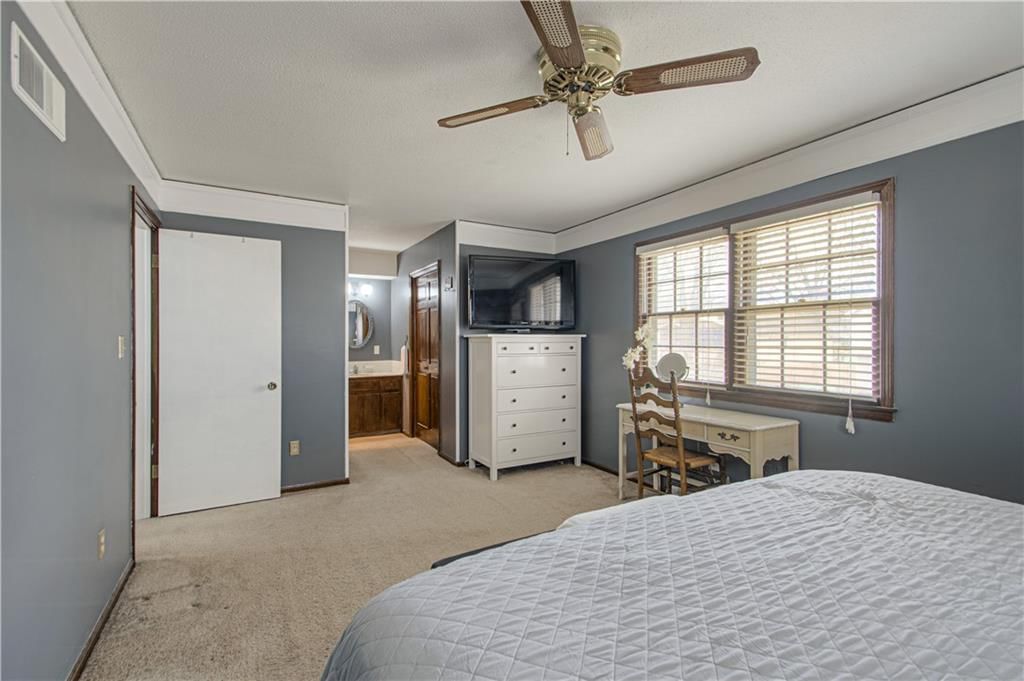 6814 N Euclid Avenue — photo 24