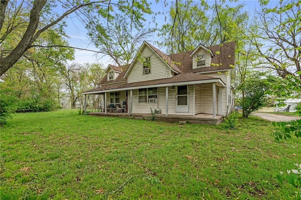 Photo 5 of 29 - 22111 S Old Town Drive