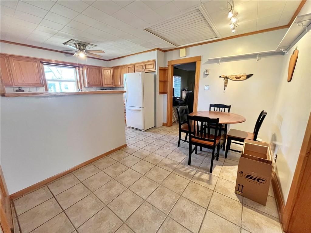 1811 N Locust Street — photo 10
