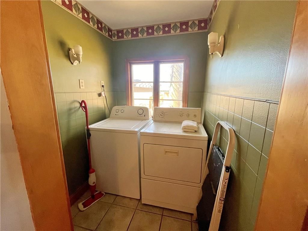 1811 N Locust Street — photo 13