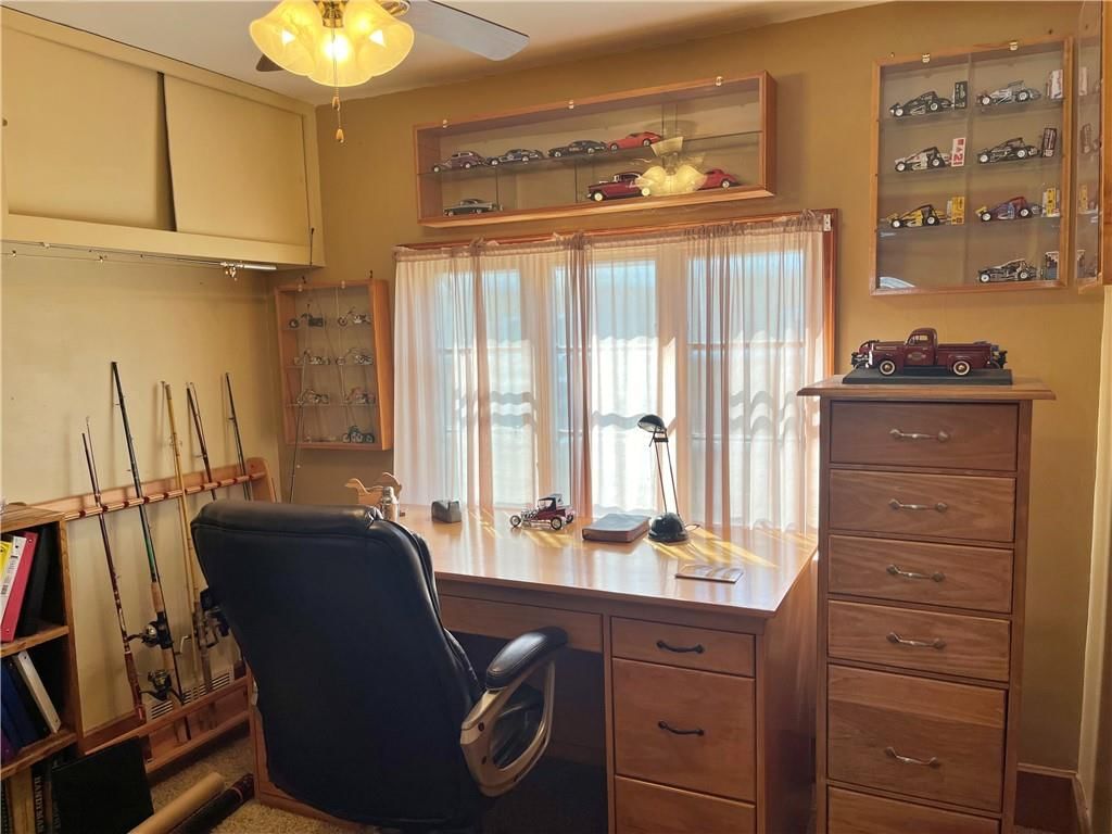 1811 N Locust Street — photo 14