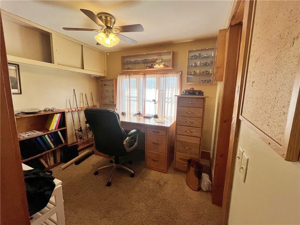 1811 N Locust Street — photo 15