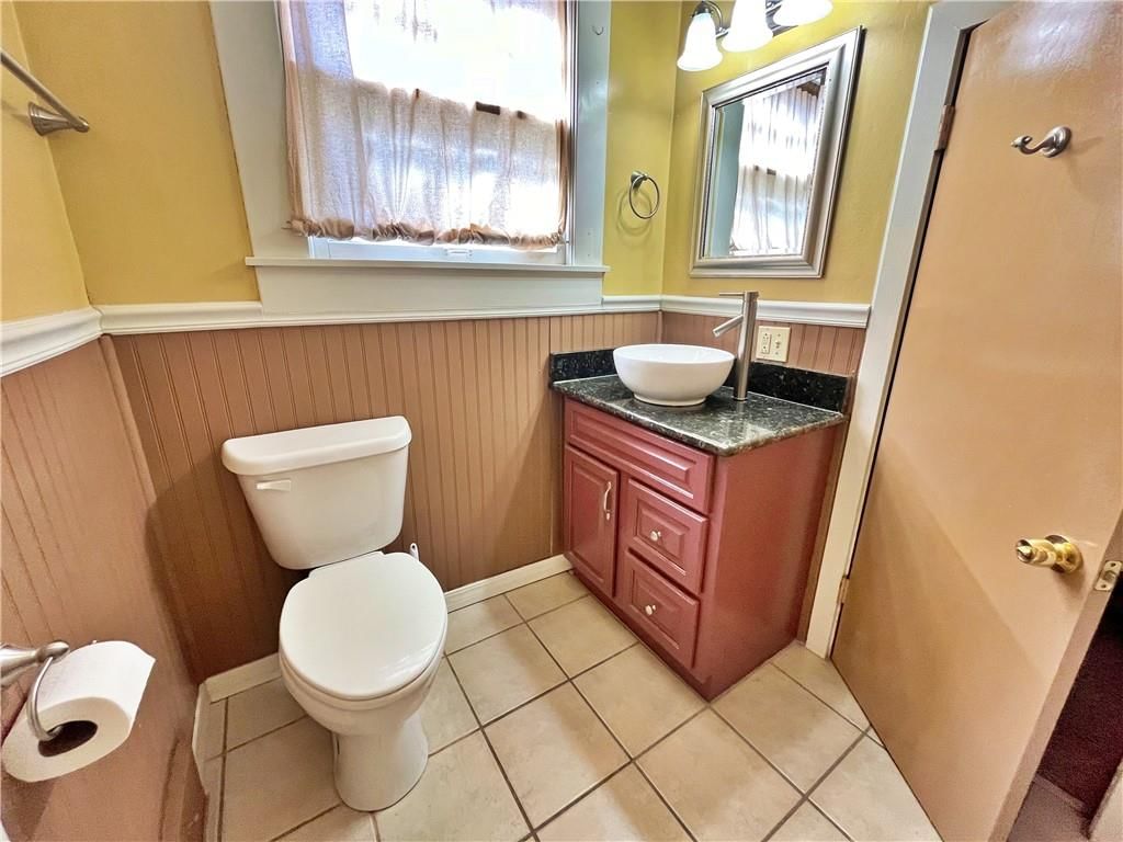 1811 N Locust Street — photo 19
