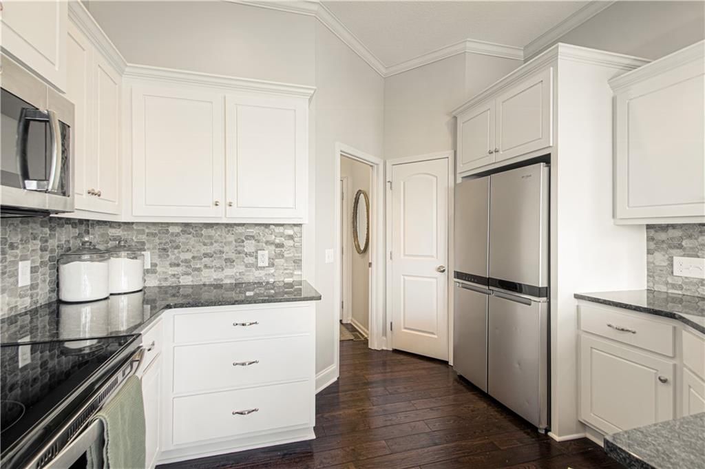 407 W 10th Street — photo 11