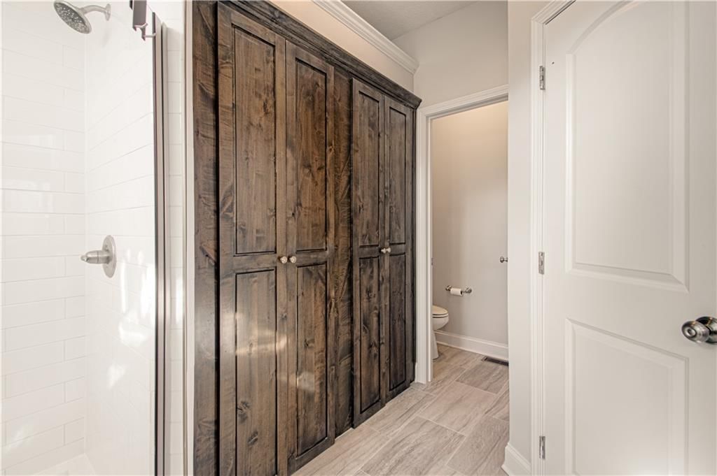 407 W 10th Street — photo 19