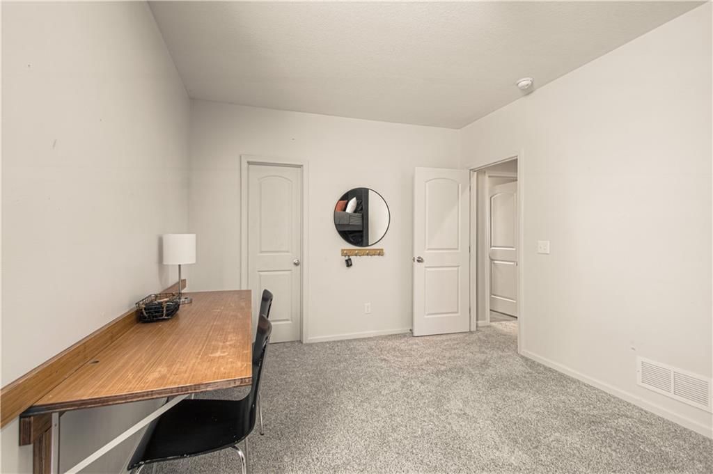 407 W 10th Street — photo 33