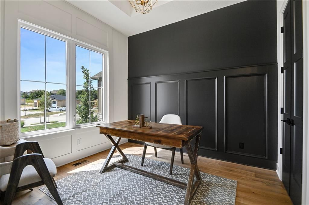 Photo 19 of 29 - 24936 W 98th Place