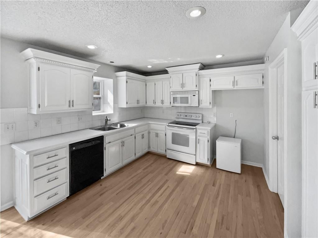 10009 W 126th Street — photo 6