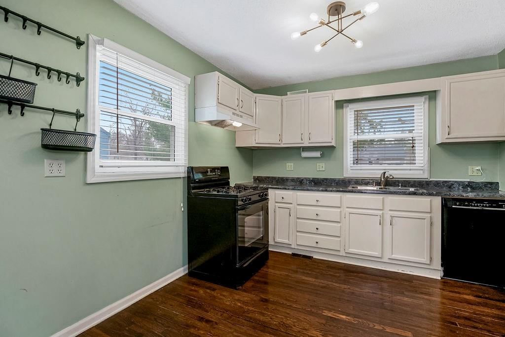 8117 Belleview Street — photo 8