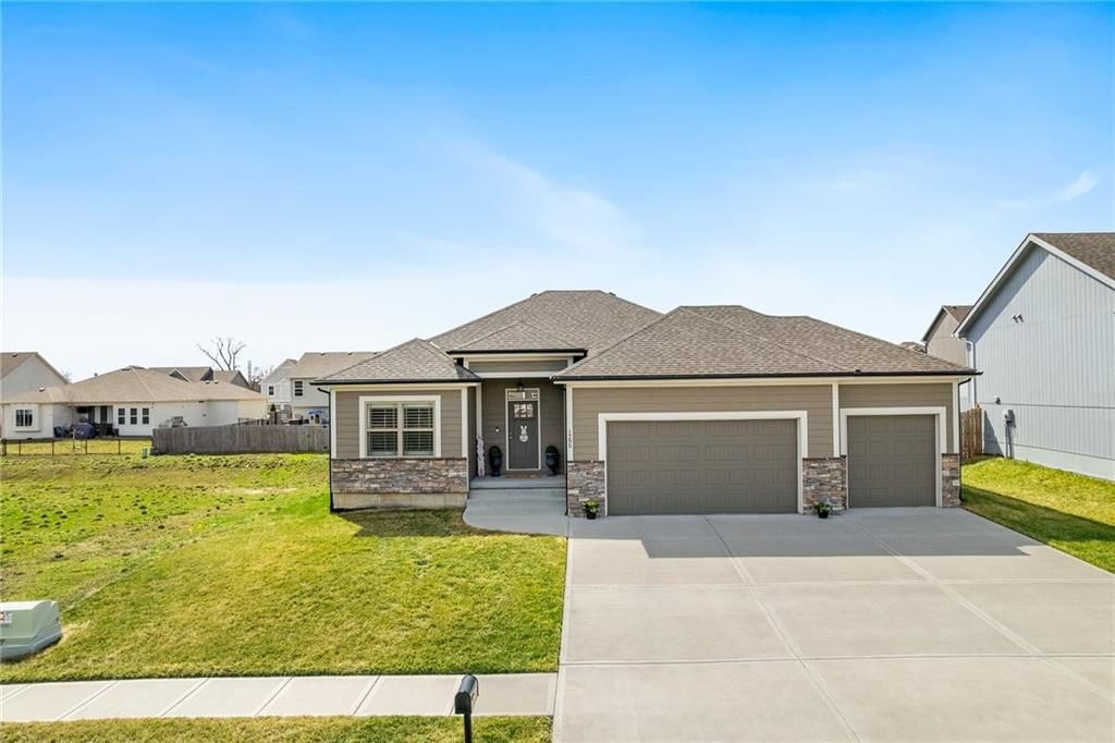 1295 NW Crestwood Drive — photo 5