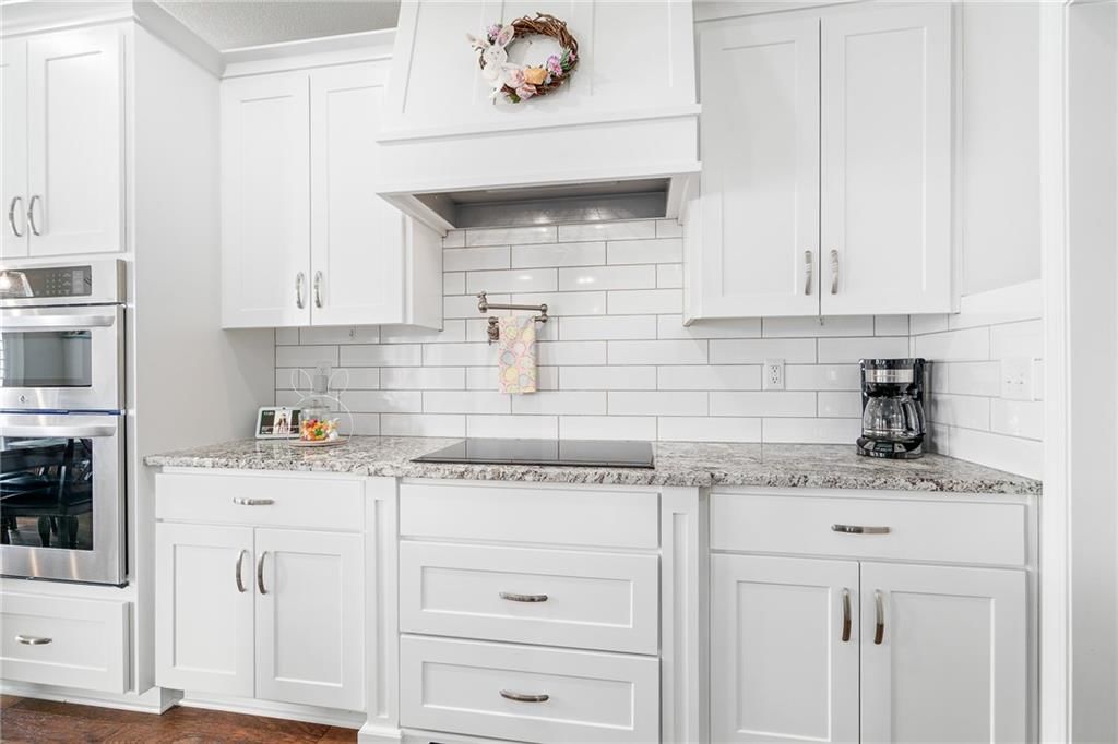 1295 NW Crestwood Drive — photo 13